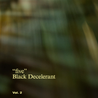 即興インストゥルメンタルとサンプル・ベースのプロダクションを通してスピリチュアルなジャズの伝統を探求するContourことKhari LucasとOmari Jazzによるデュオ、Black Decelerantが6月21日にRVNG Intl.からリリースする『Reflections Vol. 2: Black Decelerant』から先行セカンド・シングル「five」がリリース＆MV公開